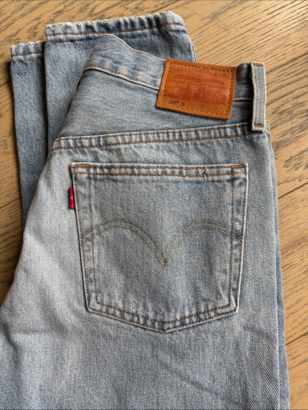 Vintage 501 Levi's Light Wash Women's Slim Straight Jeans